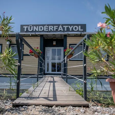Tuenderfatyol * Abádszalók